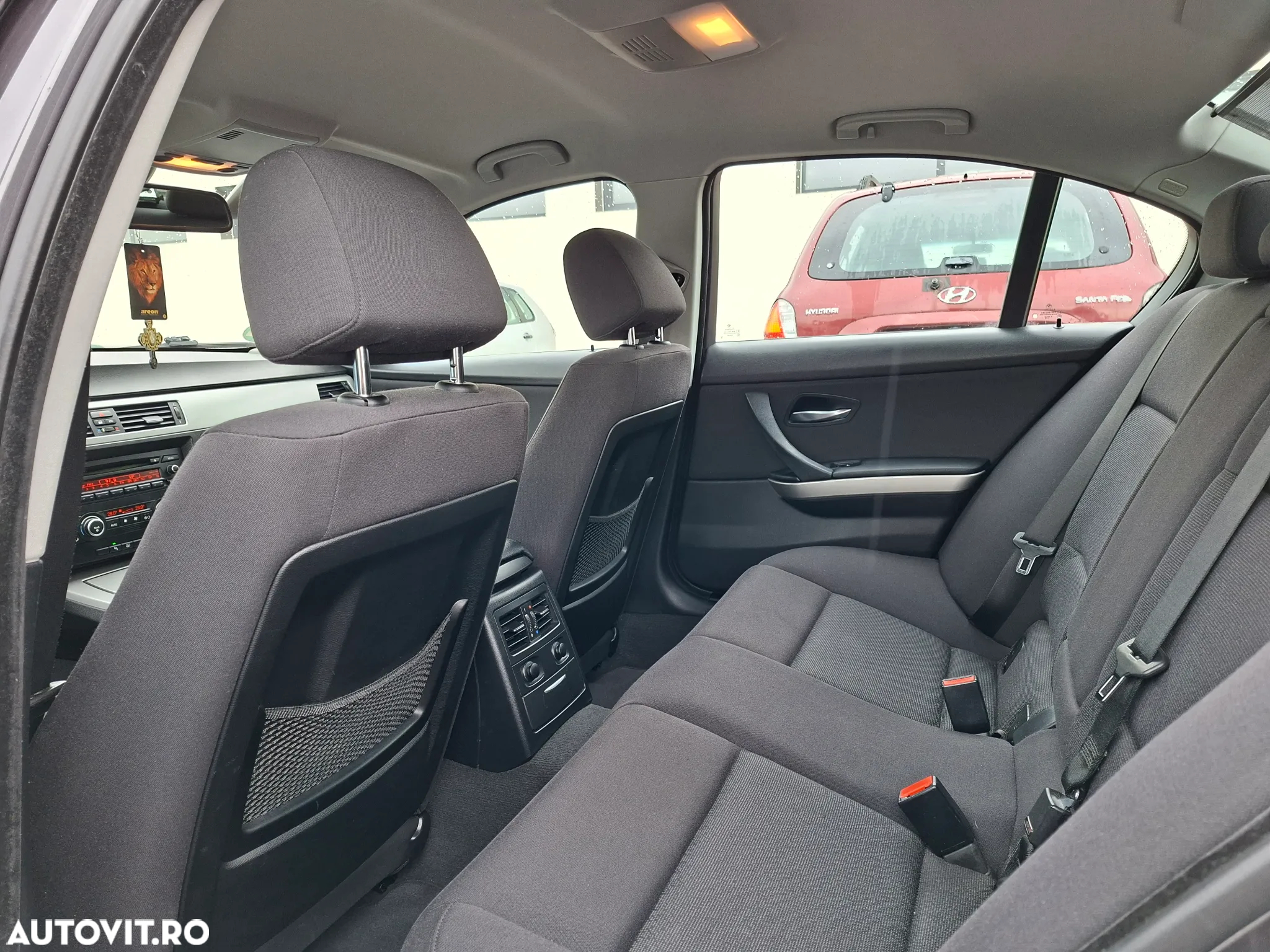 BMW Seria 3 318d - 10