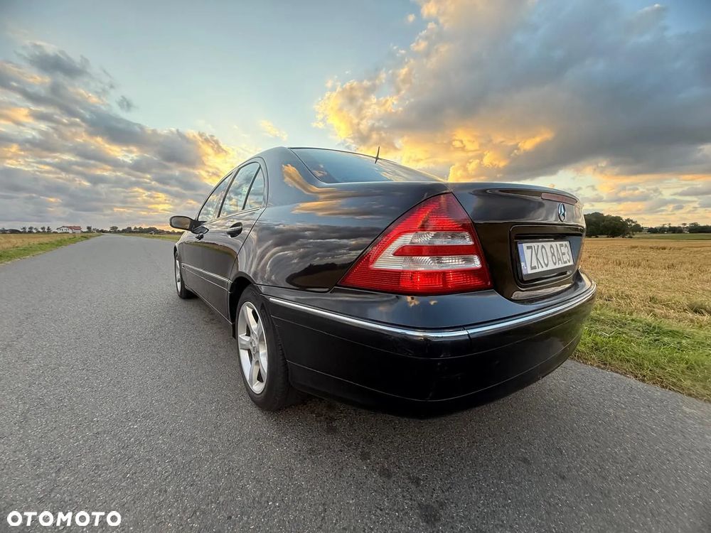 Mercedes-Benz Klasa C 180 Kompressor Automatik Avantgarde - 17