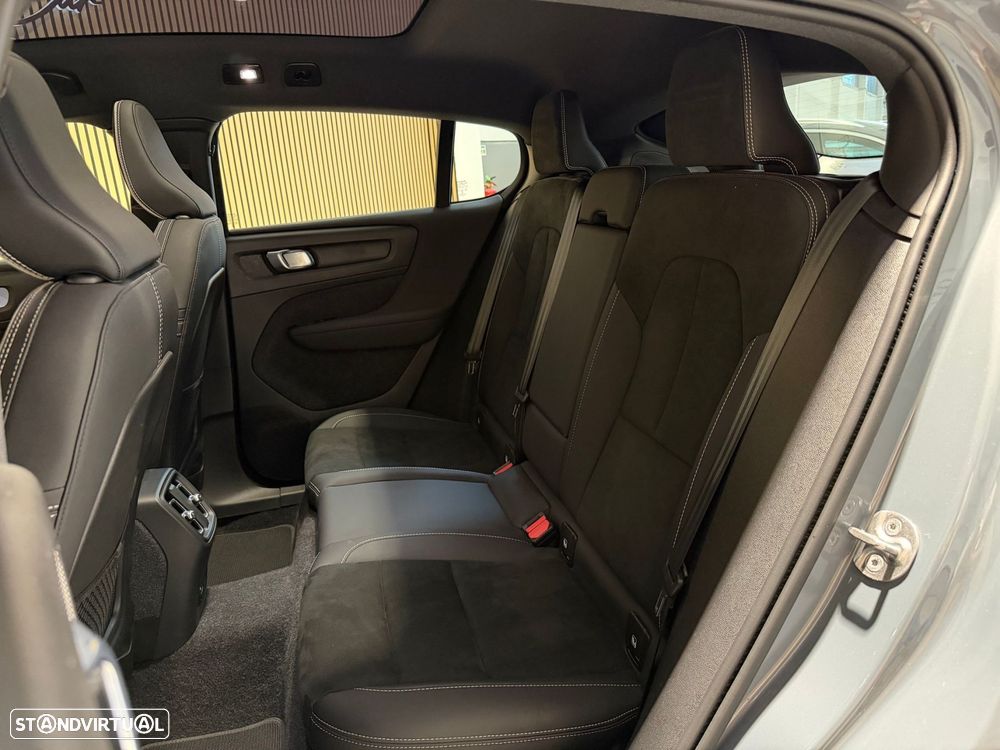 Volvo C40 Recharge Core - 30