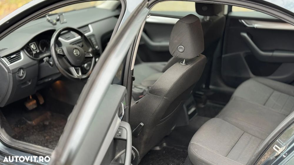 Skoda Octavia 1.2 TSI DSG Active - 10