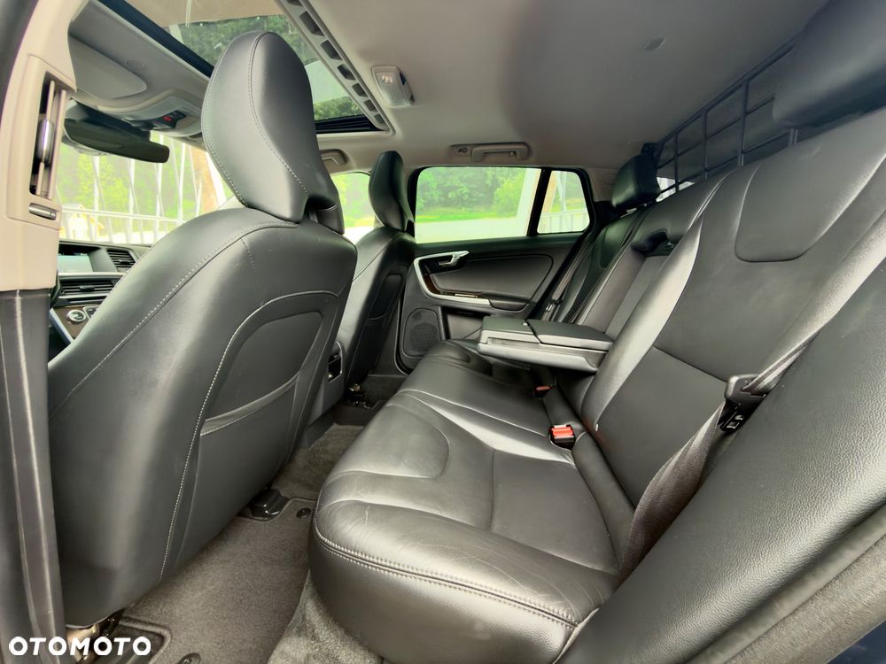 Volvo V60 D5 AWD Geartronic - 23