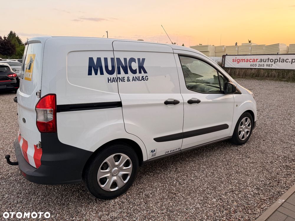 Ford Transit Courier - 14