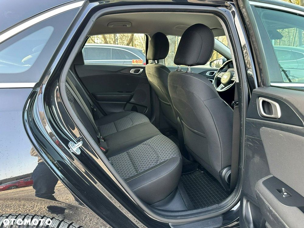Kia Ceed - 16