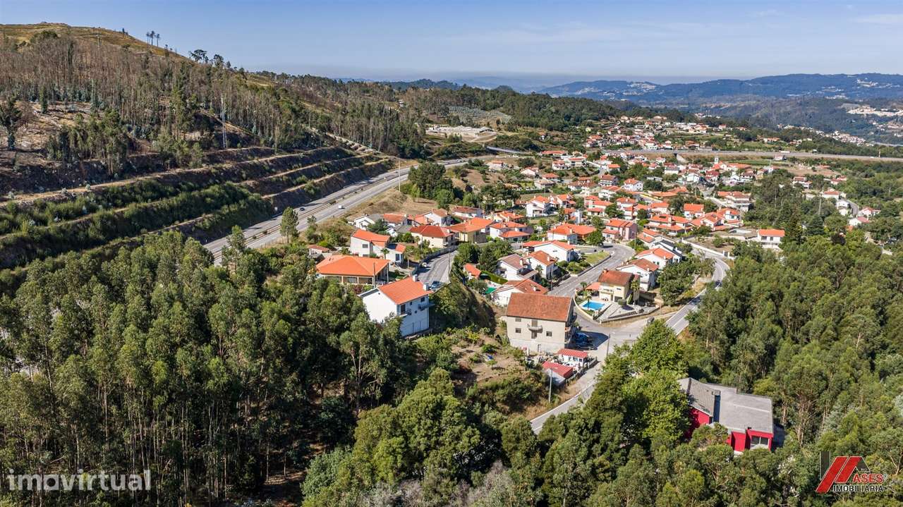 MORADIA INDIVIDUAL T2 COM GARAGEM , TERRENO E VISTAS  FANTÁSTICAS! - Grande imagem: 4/35