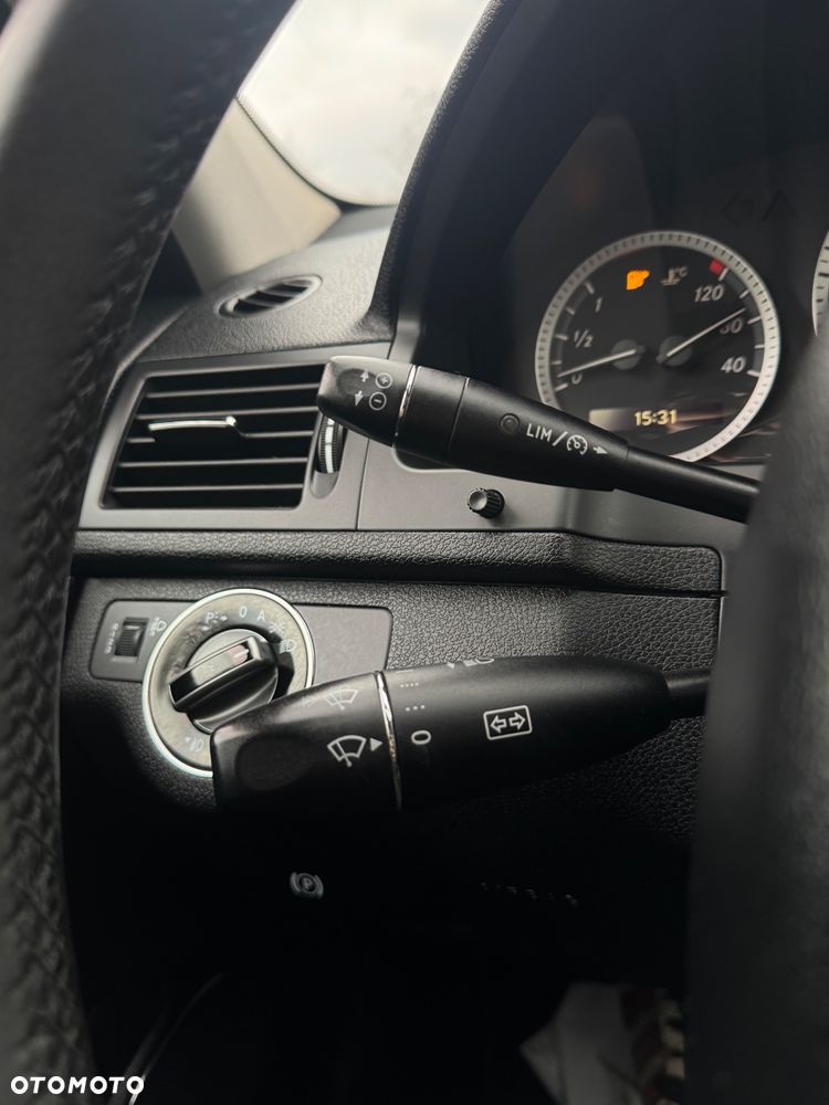 Mercedes-Benz Klasa C 200 Kompressor Avantgarde - 33