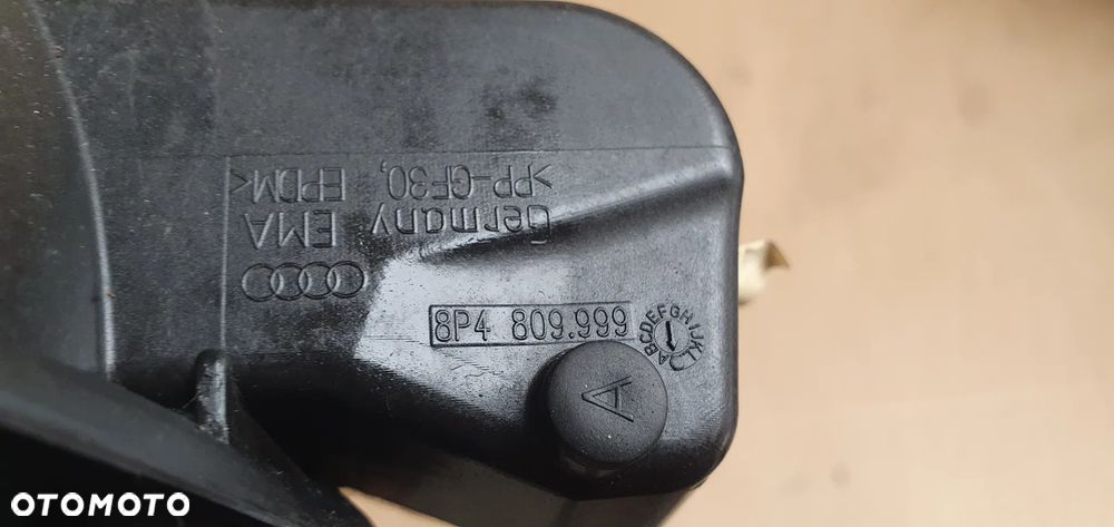 Klapka wlewu paliwa Audi A3 8P 8P4809999 - 9