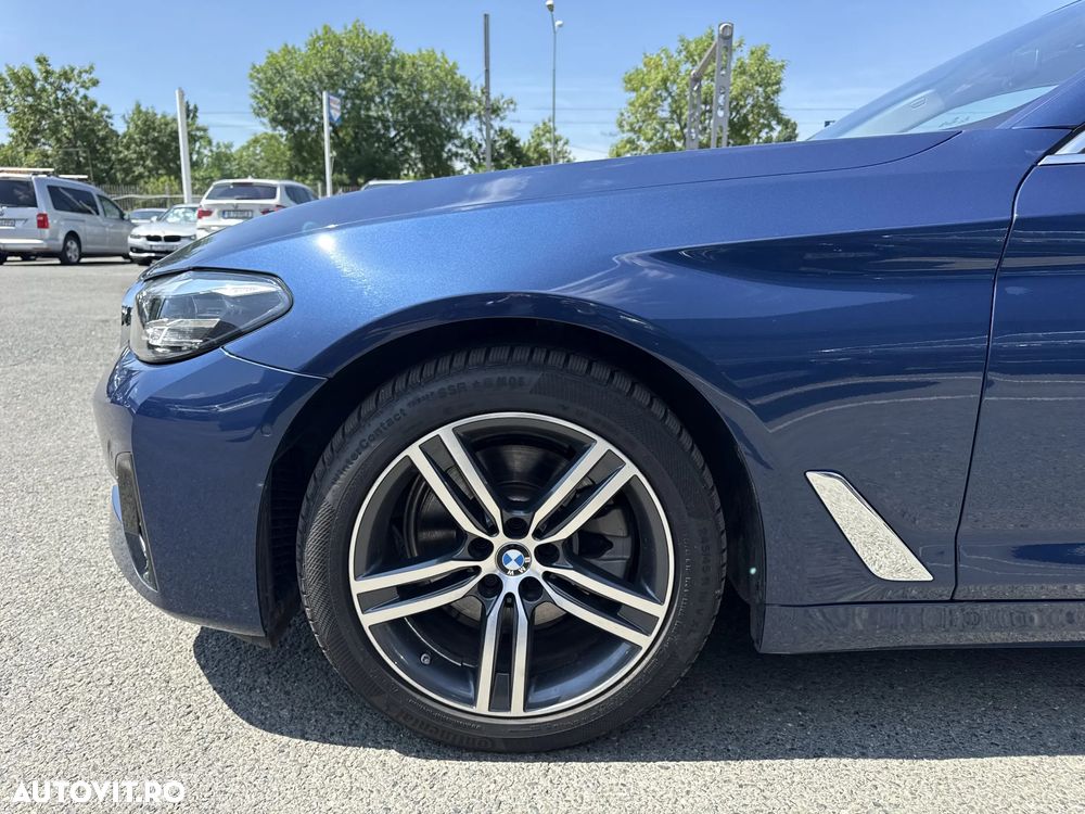 BMW Seria 5 520i AT MHEV - 14