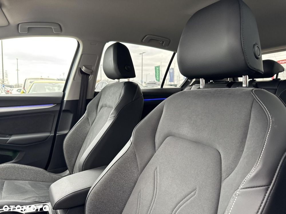 Volkswagen Golf - 11