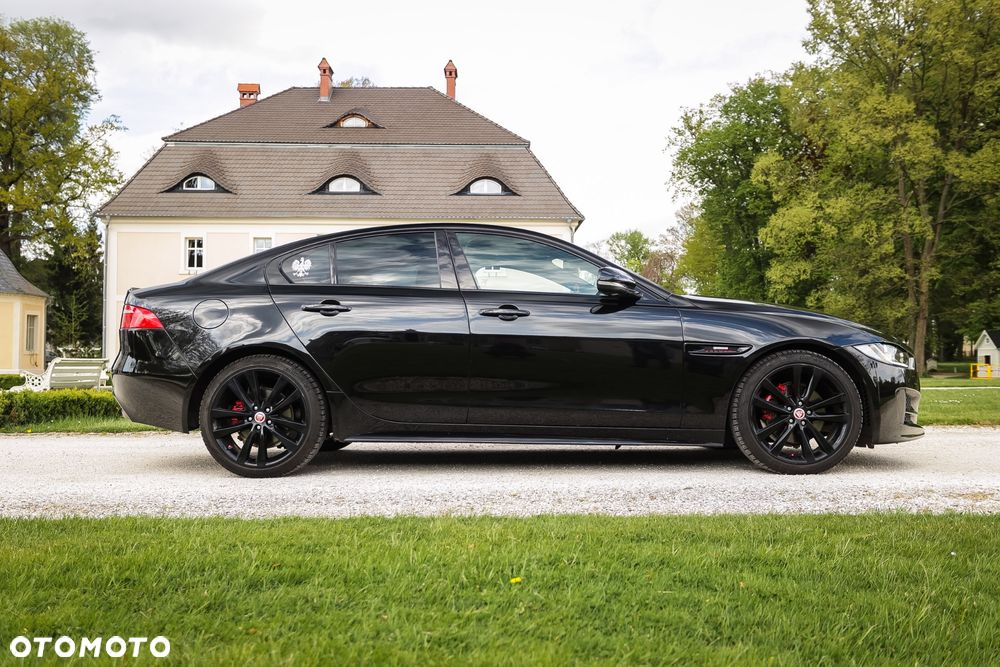 Jaguar XE 20d R-Sport - 6