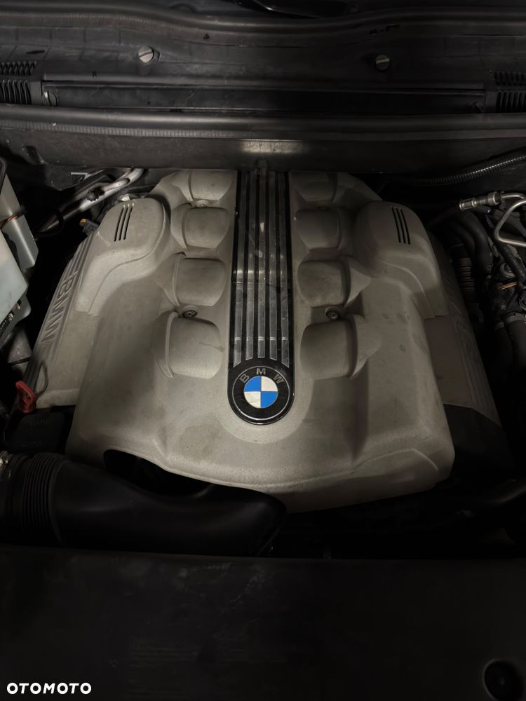 BMW X5 4.8is - 26
