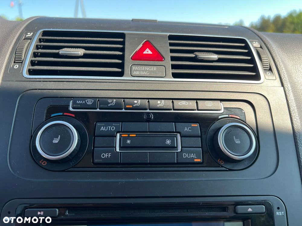 Volkswagen Touran 2.0 TDI DPF STYLE - 13