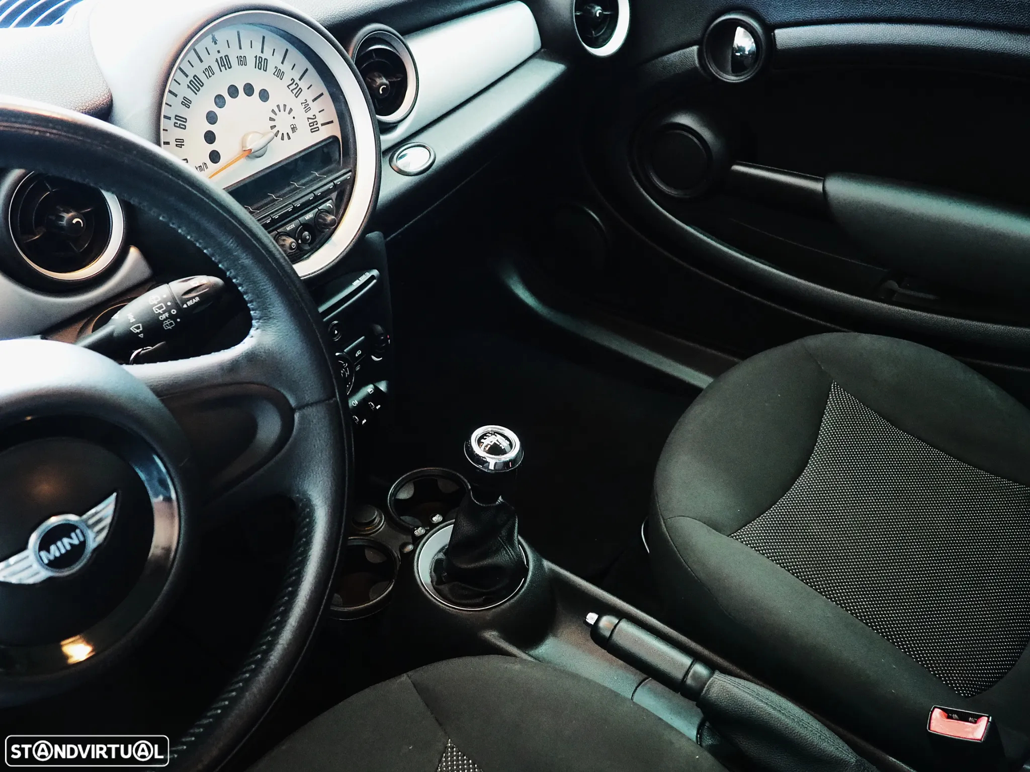 MINI 3 Portas One D - 13