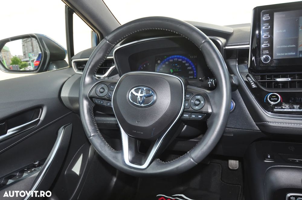 Toyota Corolla 1.8 HSD Business - 19