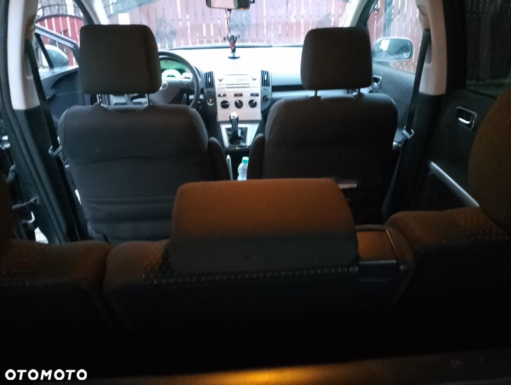 Toyota Corolla Verso - 16