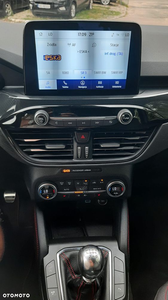 Ford Kuga 1.5 EcoBoost ST-LINE - 26