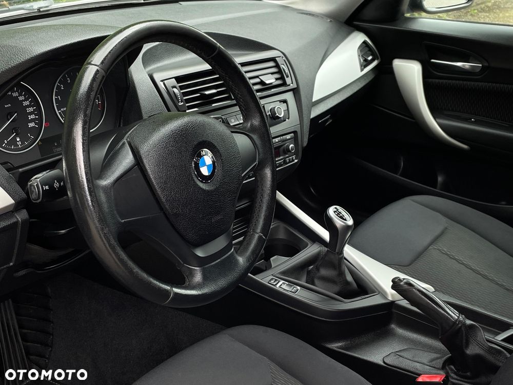 BMW Seria 1 114i Sport Line - 12