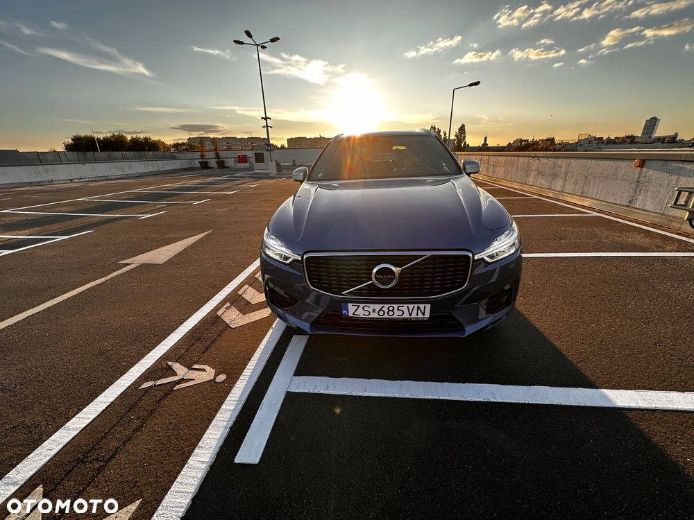 Volvo XC 60 T5 AWD R-Design - 4