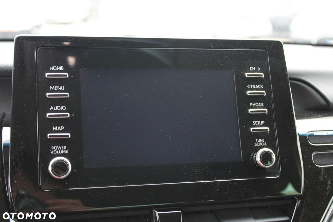 Toyota Camry - 24