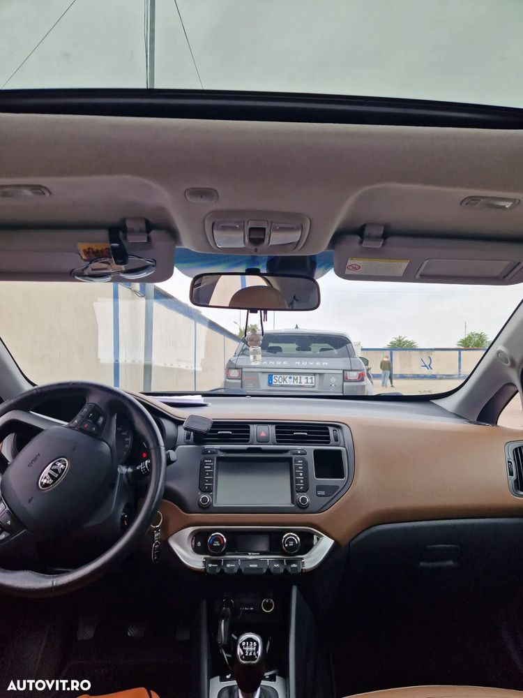 Kia Rio 1.4 Fifa World Cup Edition - 8