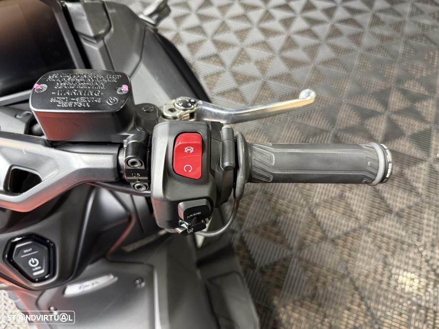 Yamaha TMAX TECH MAX - 15