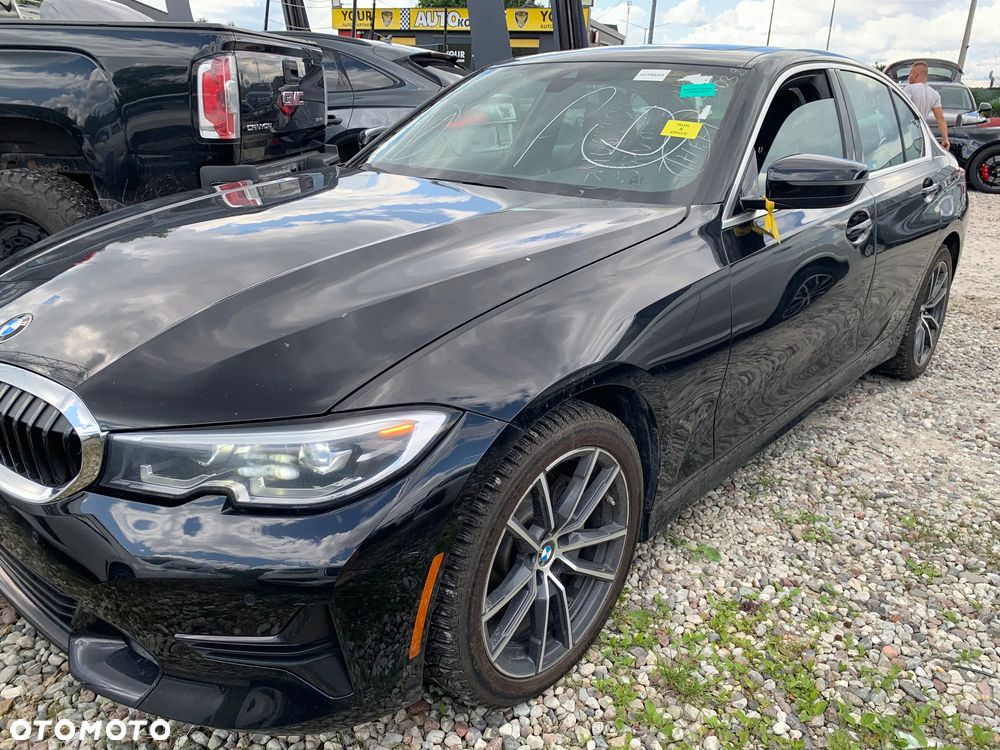 BMW Seria 3 330i xDrive - 4