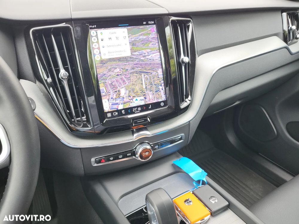 Volvo XC 60 B5 AT AWD MHEV Plus Dark - 20