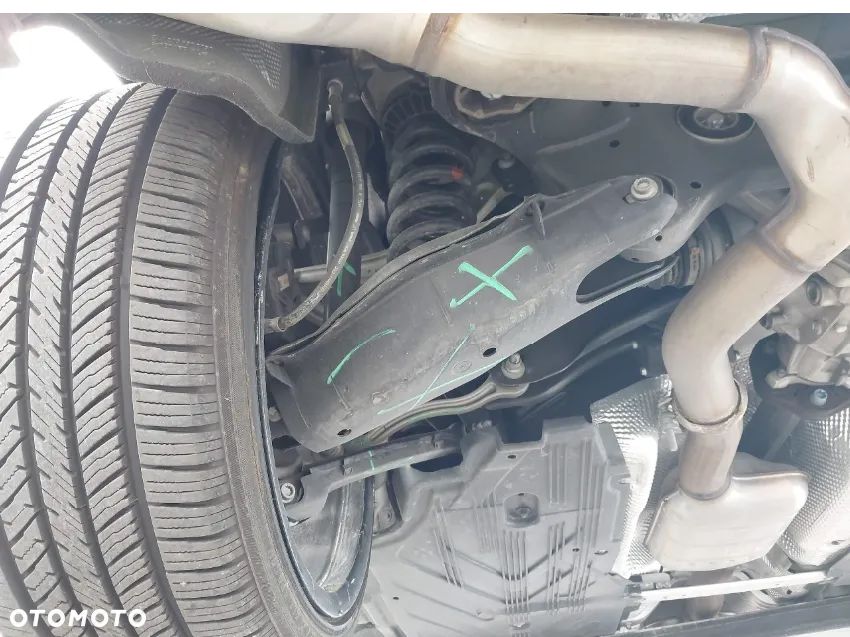 Mercedes-Benz Klasa C 300 9G-TRONIC AMG Line - 18