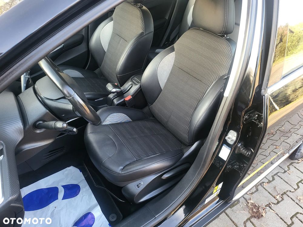 Peugeot 2008 1.2 Pure Tech Allure S&S - 10