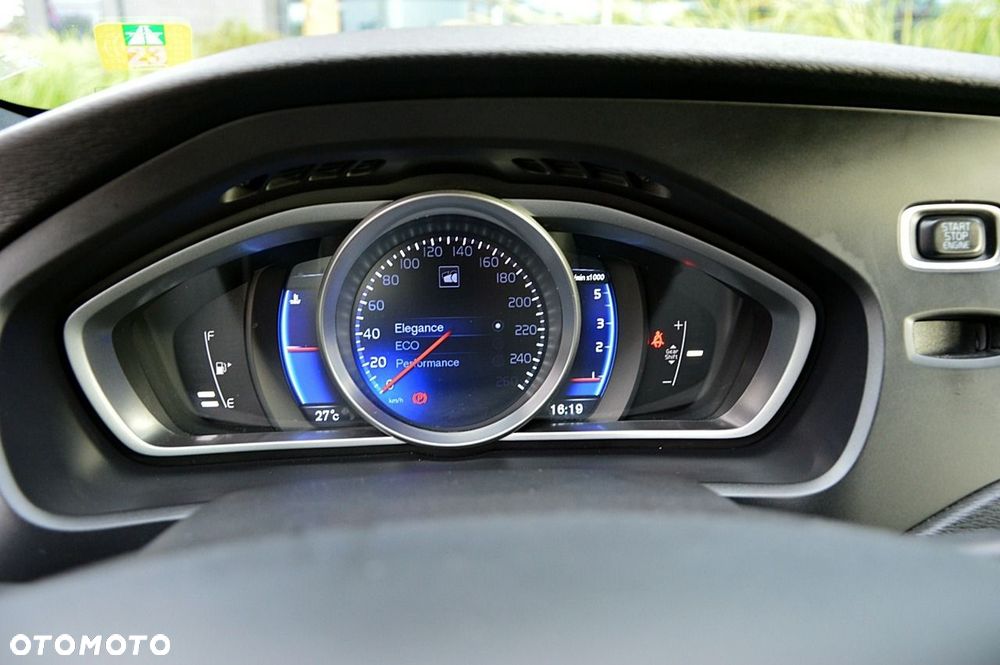 Volvo V40 D2 Drive-E R-Design Kinetic - 36