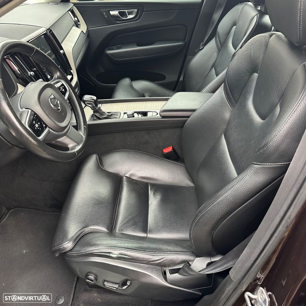 Volvo XC 60 2.0 D4 Inscription AWD Geartronic - 58