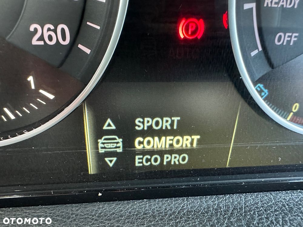 BMW Seria 2 218d - 11