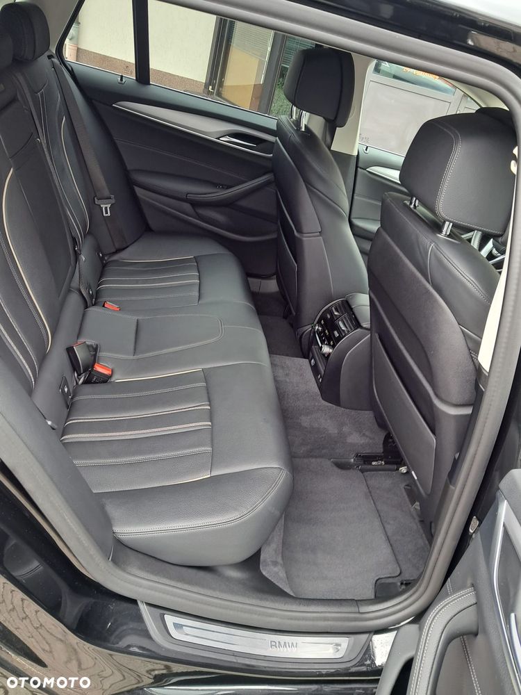 BMW Seria 5 520d Luxury Line sport - 8