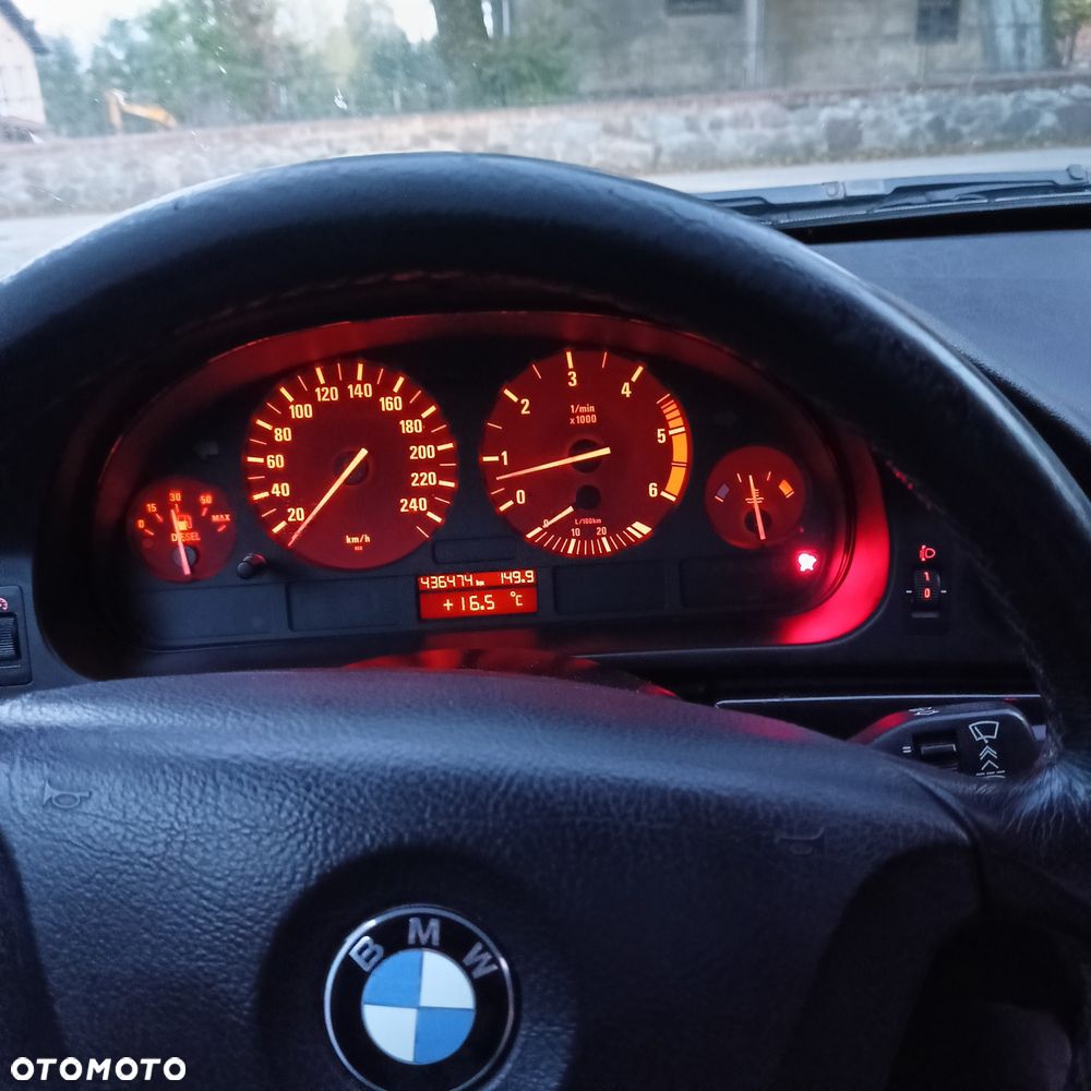 BMW Seria 5 2002 photo 4