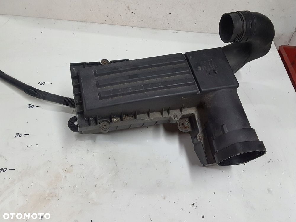 SCIROCCO III 08r- 2.0 TSI OBUDOWA FILTRA POWIETRZA - 2