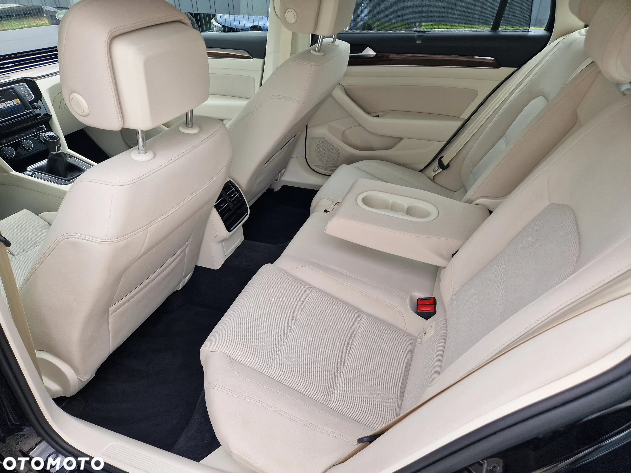 Volkswagen Passat 2.0 TDI BMT Trendline - 6