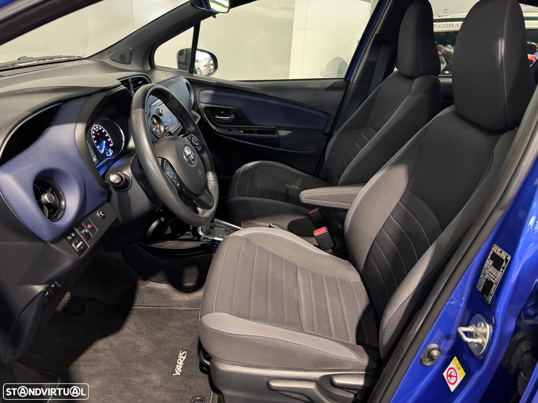 Toyota Yaris 1.5 HSD Exclusive+P.Luxury - 37