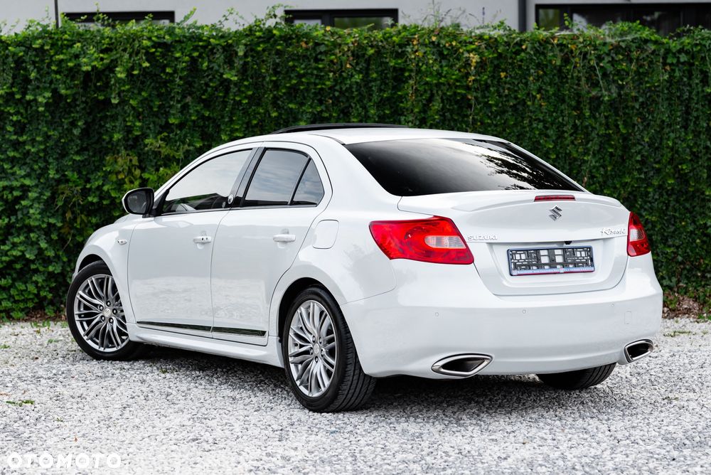 Suzuki Kizashi 2.4 4x4 CVT Sport - 13
