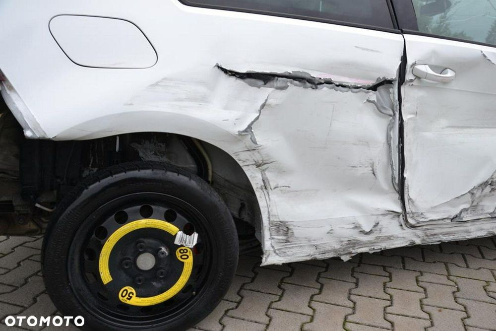 Volkswagen Golf - 10