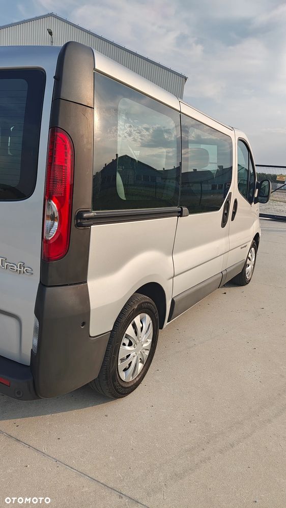 Renault Trafic L1H1 Passenger Quickshift - 6