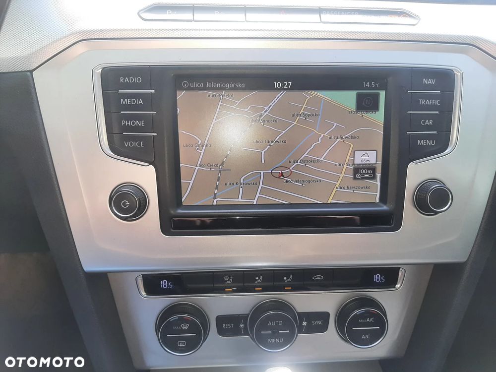 Volkswagen Passat - 13
