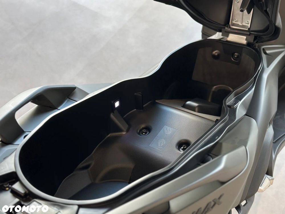 Yamaha X-max - 6