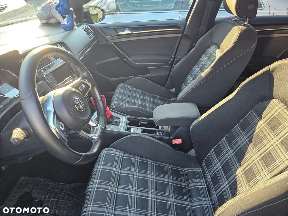 Volkswagen Golf GTD 2.0 TDI SCR DSG - 4