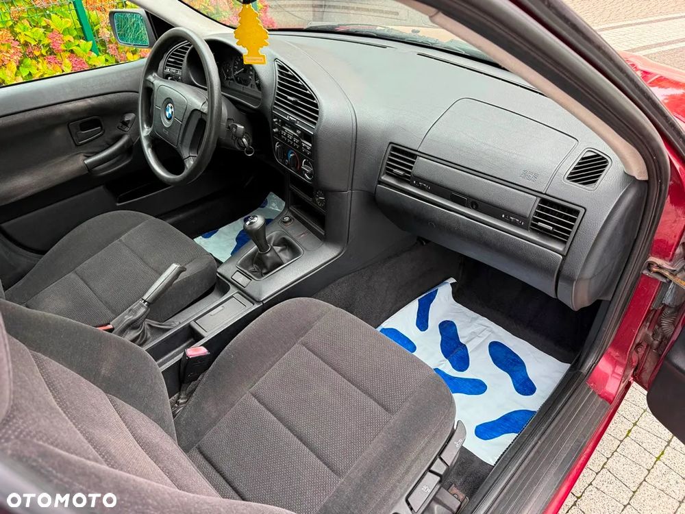 BMW Seria 3 316i - 28