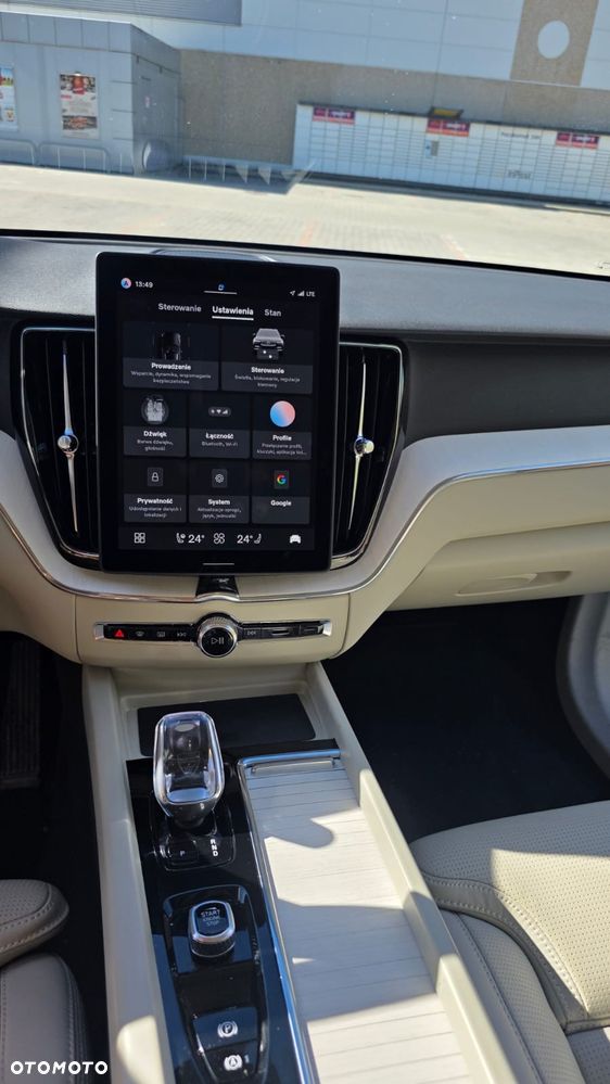Volvo XC 60 T6 Plug-In Hybrid AWD Plus Black Edition - 23