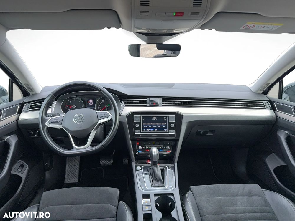 Volkswagen Passat - 11