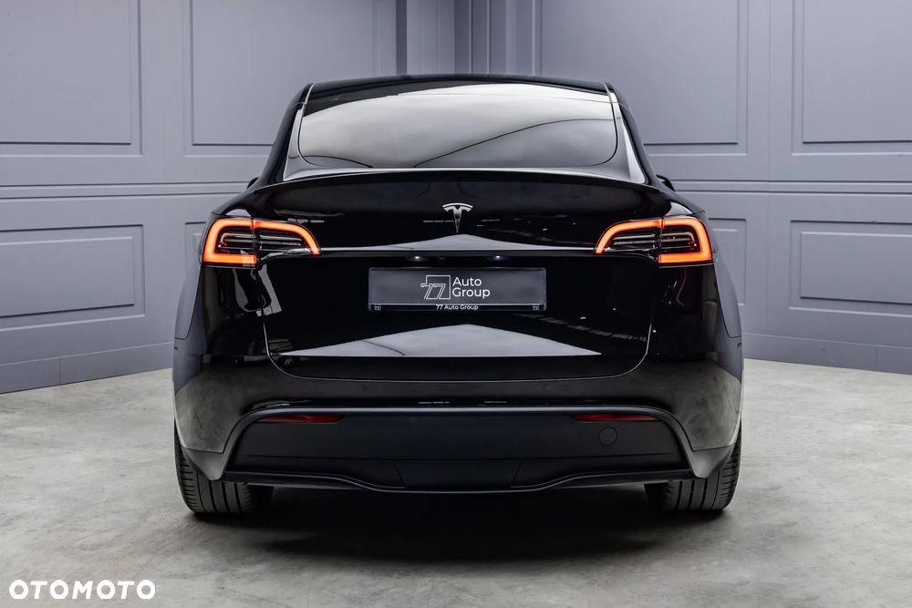 Tesla Y Performance AWD - 9