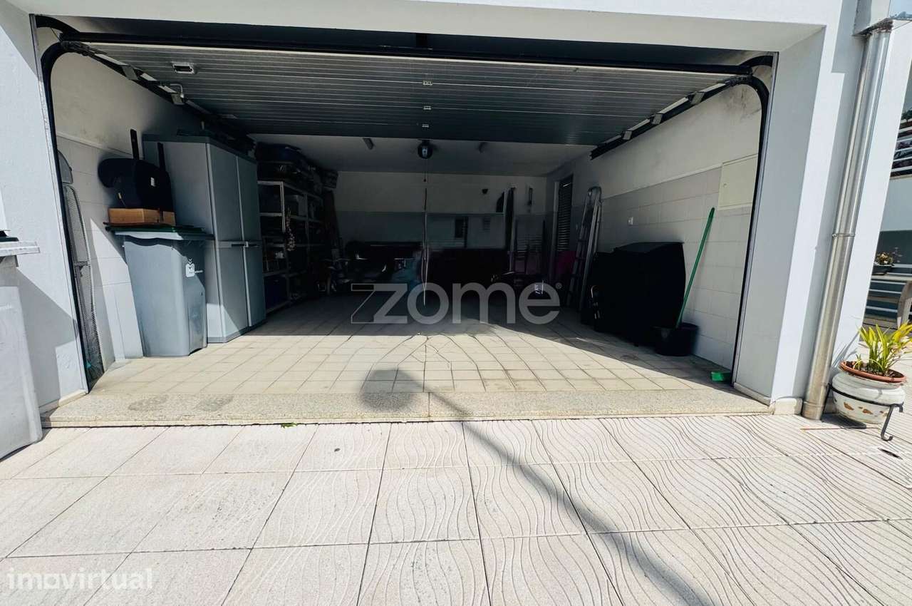 Moradia Premium de Gaveto com Jardim, 3 Frentes e Área Independente - Grande imagem: 5/26