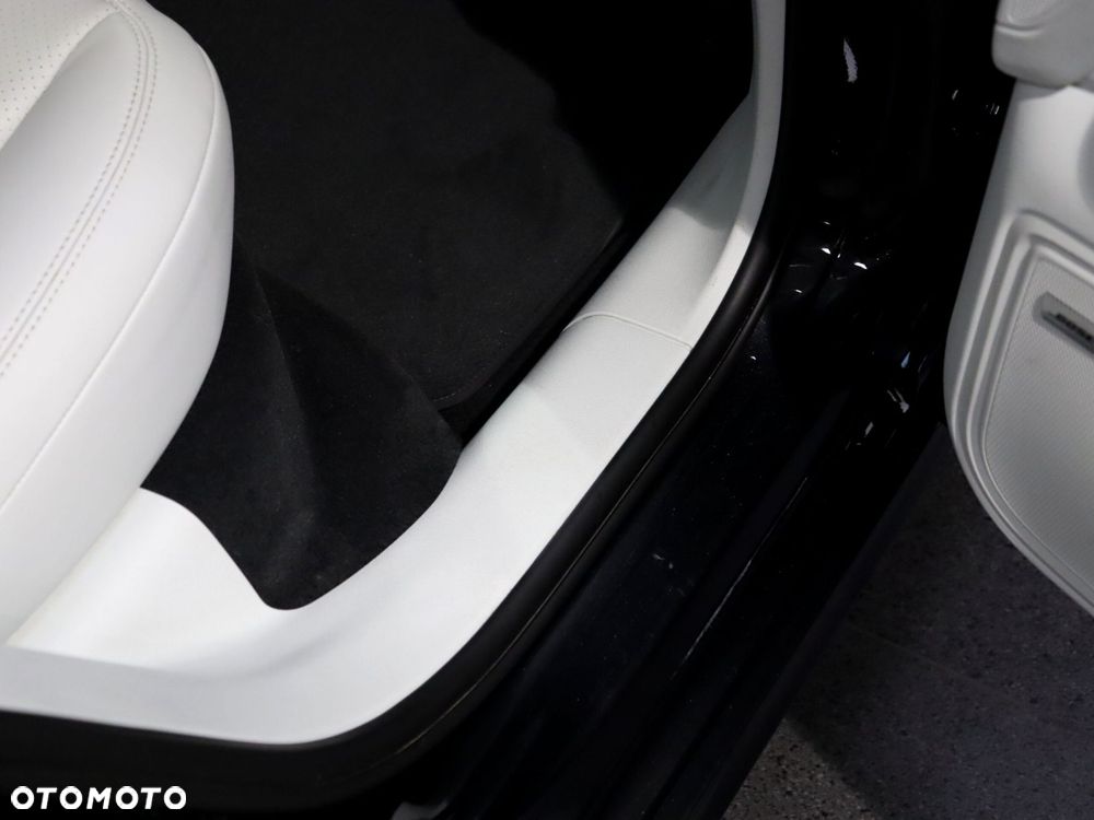 Porsche Macan T - 33