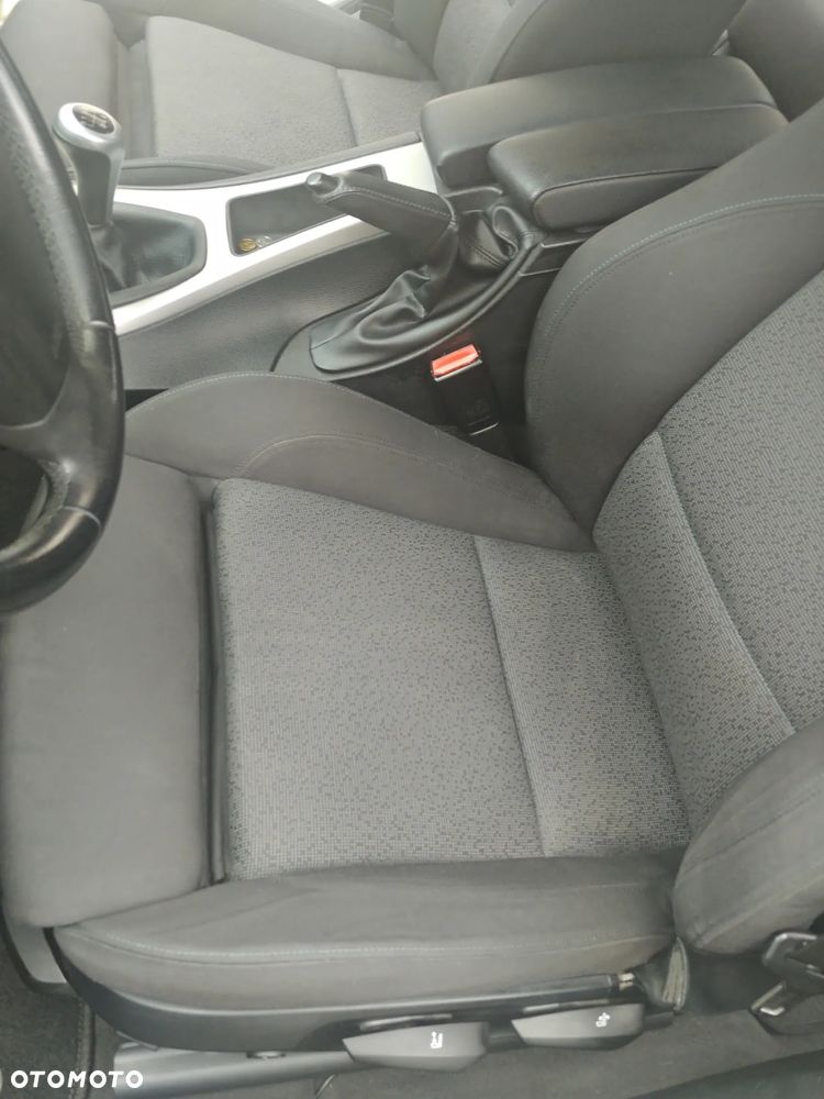 BMW Seria 3 318i - 9