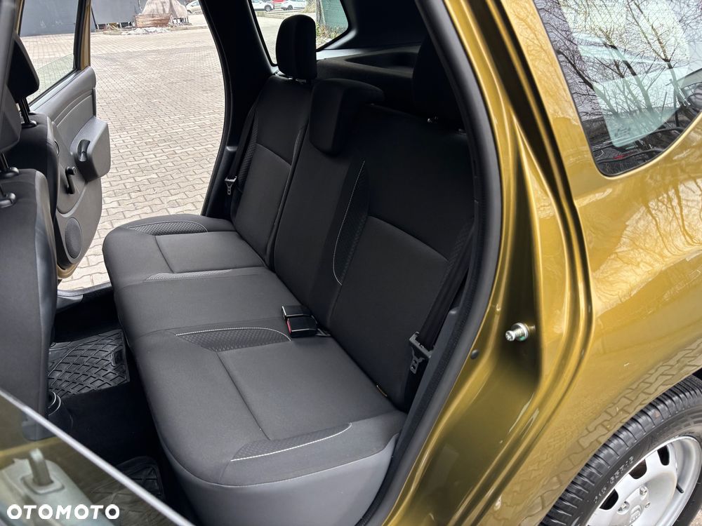 Dacia Duster 1.6 SCe Comfort - 32